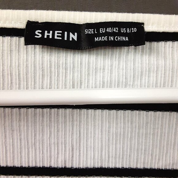 Shein Womans Pullover Blouse Size LARGE Long Sleeve Midriff Crop Top Black/White - Picture 3 of 8